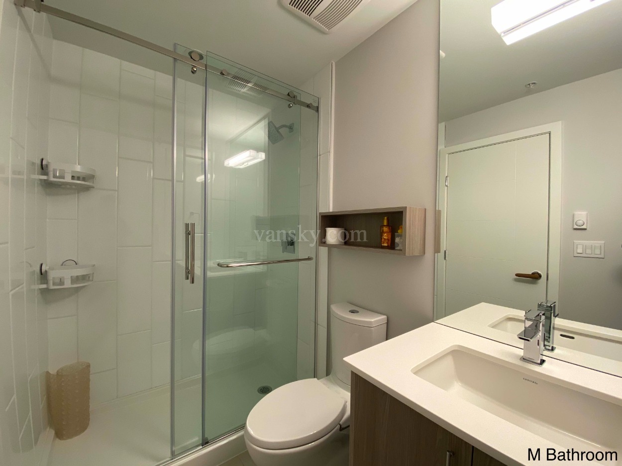 211008211228_6 M Bathroom.jpg